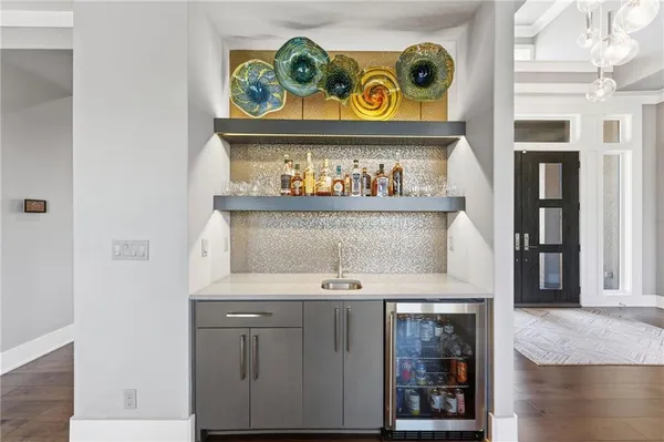 $2,100,000 | 4140 West 151st Street, Leawood, KS 66224