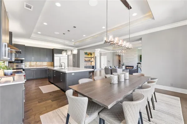 $2,100,000 | 4140 West 151st Street, Leawood, KS 66224