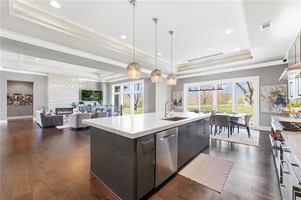 $2,100,000 | 4140 West 151st Street, Leawood, KS 66224