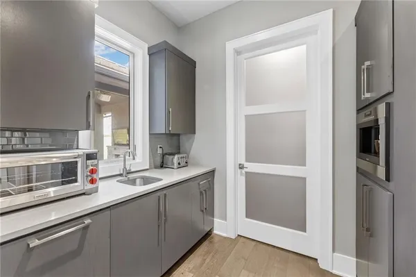$2,100,000 | 4140 West 151st Street, Leawood, KS 66224