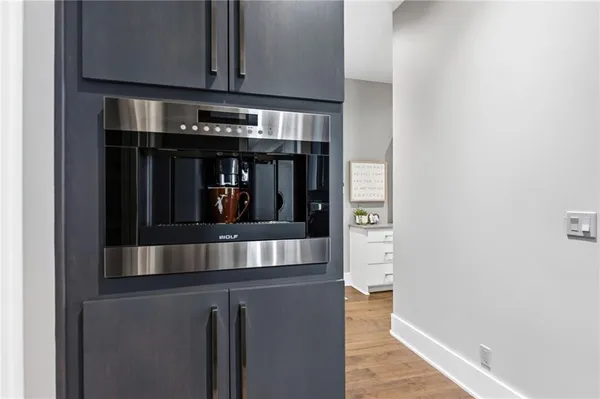 $2,100,000 | 4140 West 151st Street, Leawood, KS 66224
