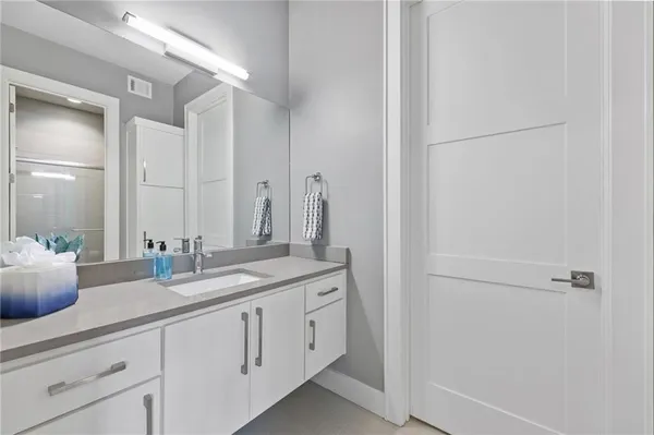 $2,100,000 | 4140 West 151st Street, Leawood, KS 66224