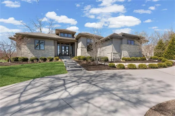 $2,100,000 | 4140 West 151st Street, Leawood, KS 66224