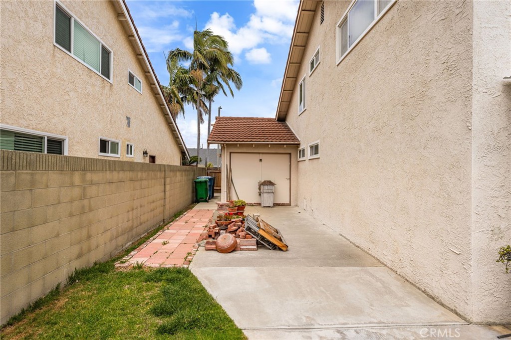 8912 Pebble Beach Circle Westminster, CA 92683 - Photo 33 of 46