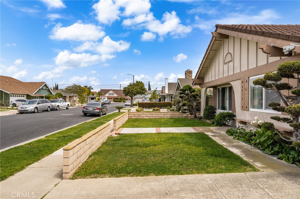 8912 Pebble Beach Circle Westminster, CA 92683 - Photo 4 of 46