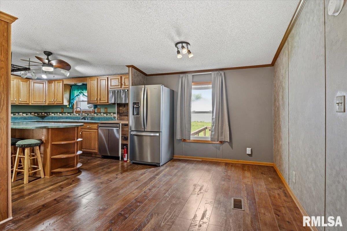 28457 Tutman Road Greenview, IL 62642 - Photo 11 of 49