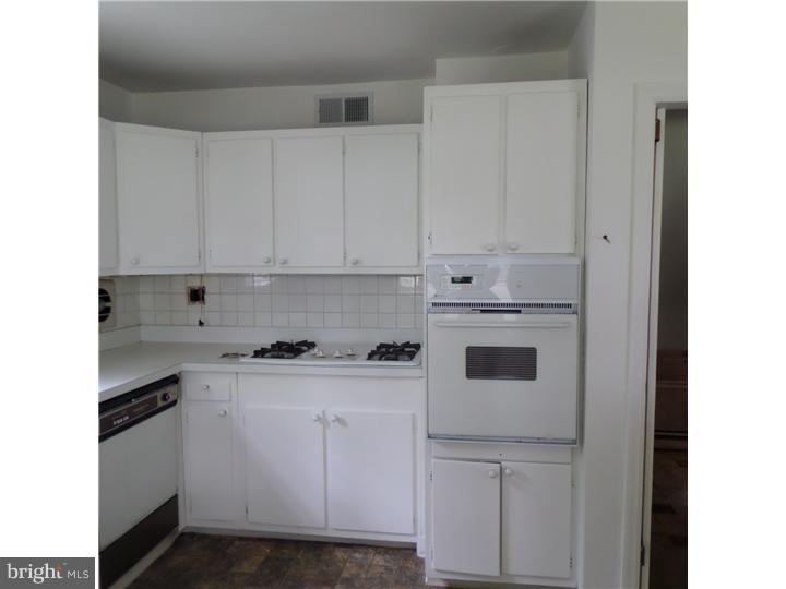 1861 Keith Road Abington, PA 19001 - Photo 10 of 21 Kitchen