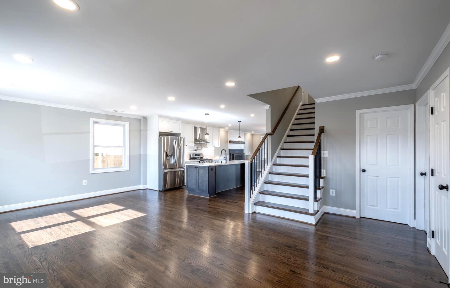 6816 Westcott Road Falls Church, VA 22042 - Photo 2 of 23