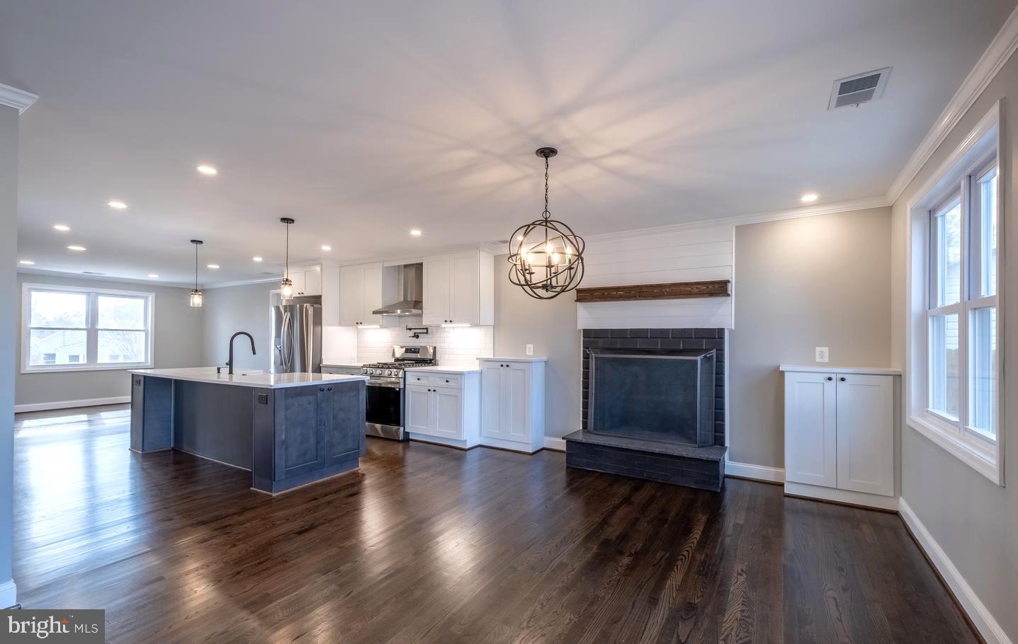 6816 Westcott Road Falls Church, VA 22042 - Photo 9 of 23