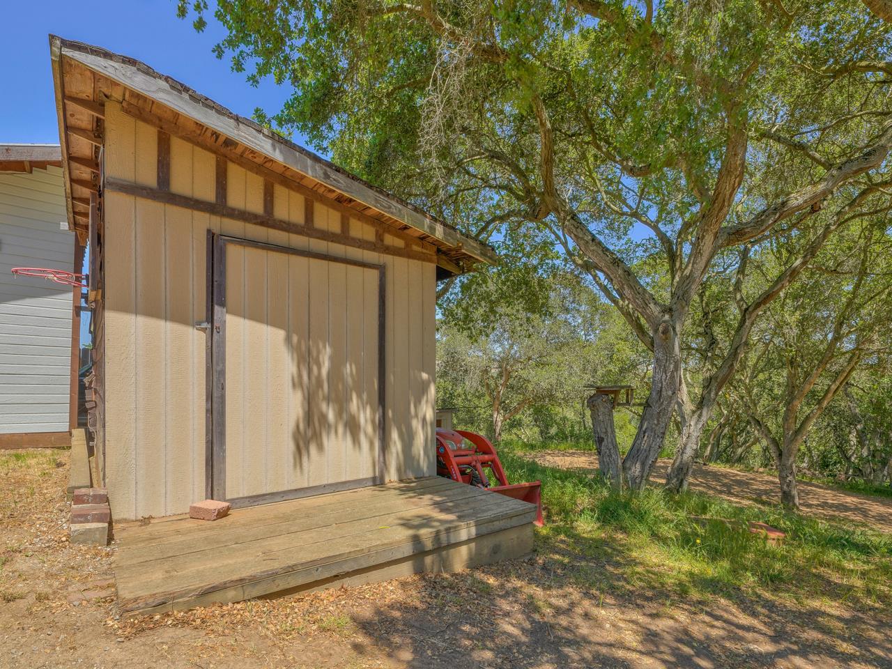 14 Vista Drive Prunedale, CA 93907 - Photo 29 of 31 a backyard of a house with a tree