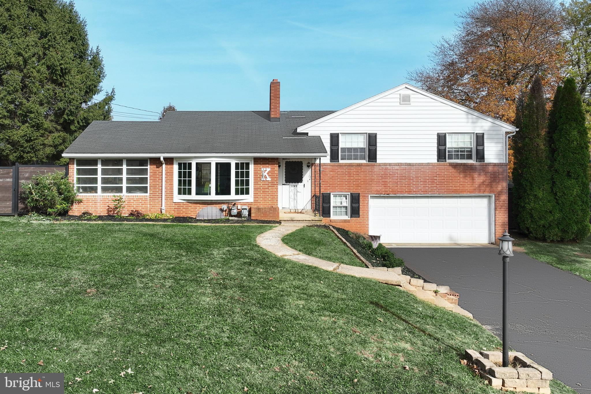 1285 Crescent Road York, PA 17402 - Photo 3 of 42