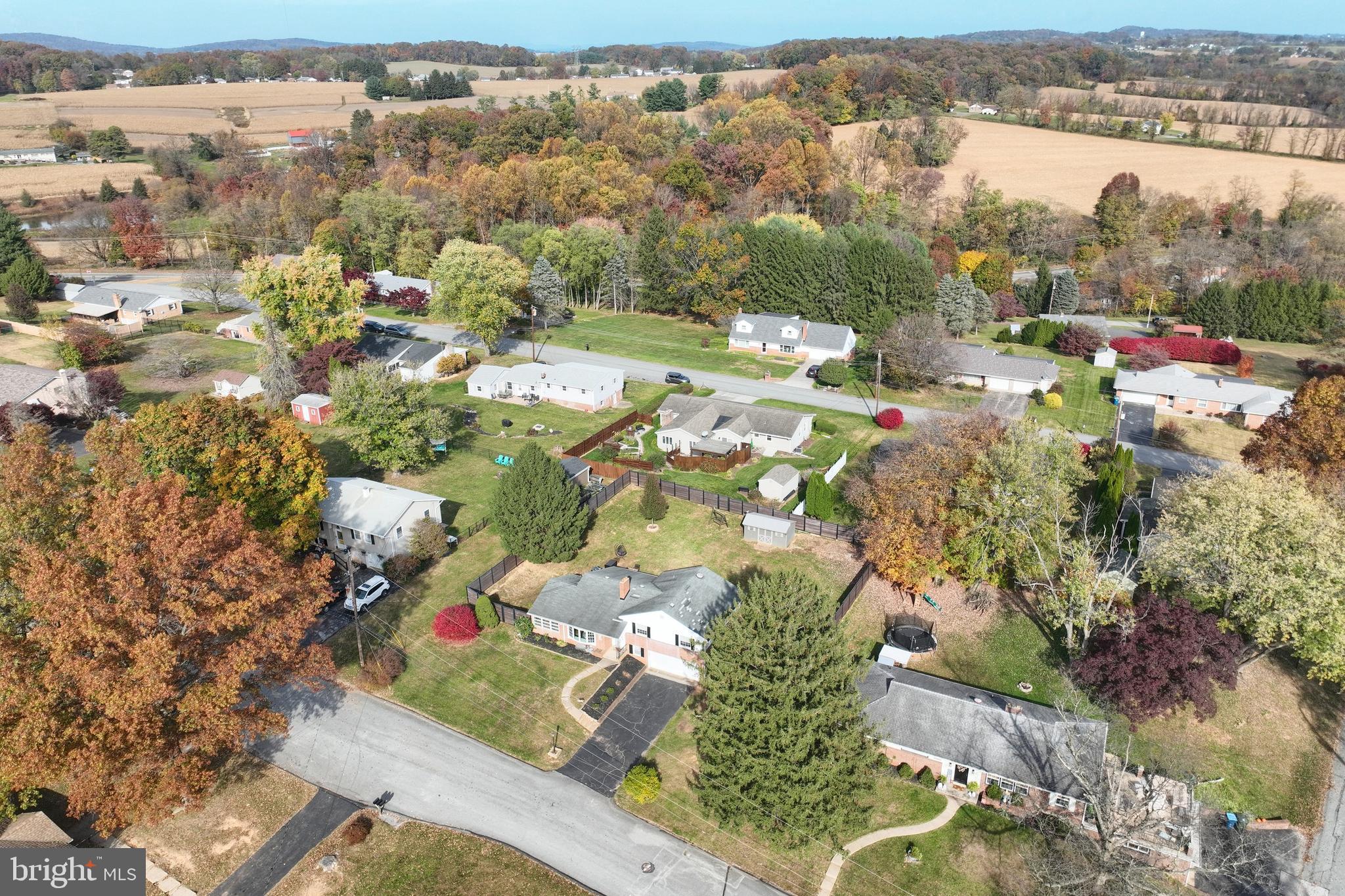 1285 Crescent Road York, PA 17402 - Photo 4 of 42