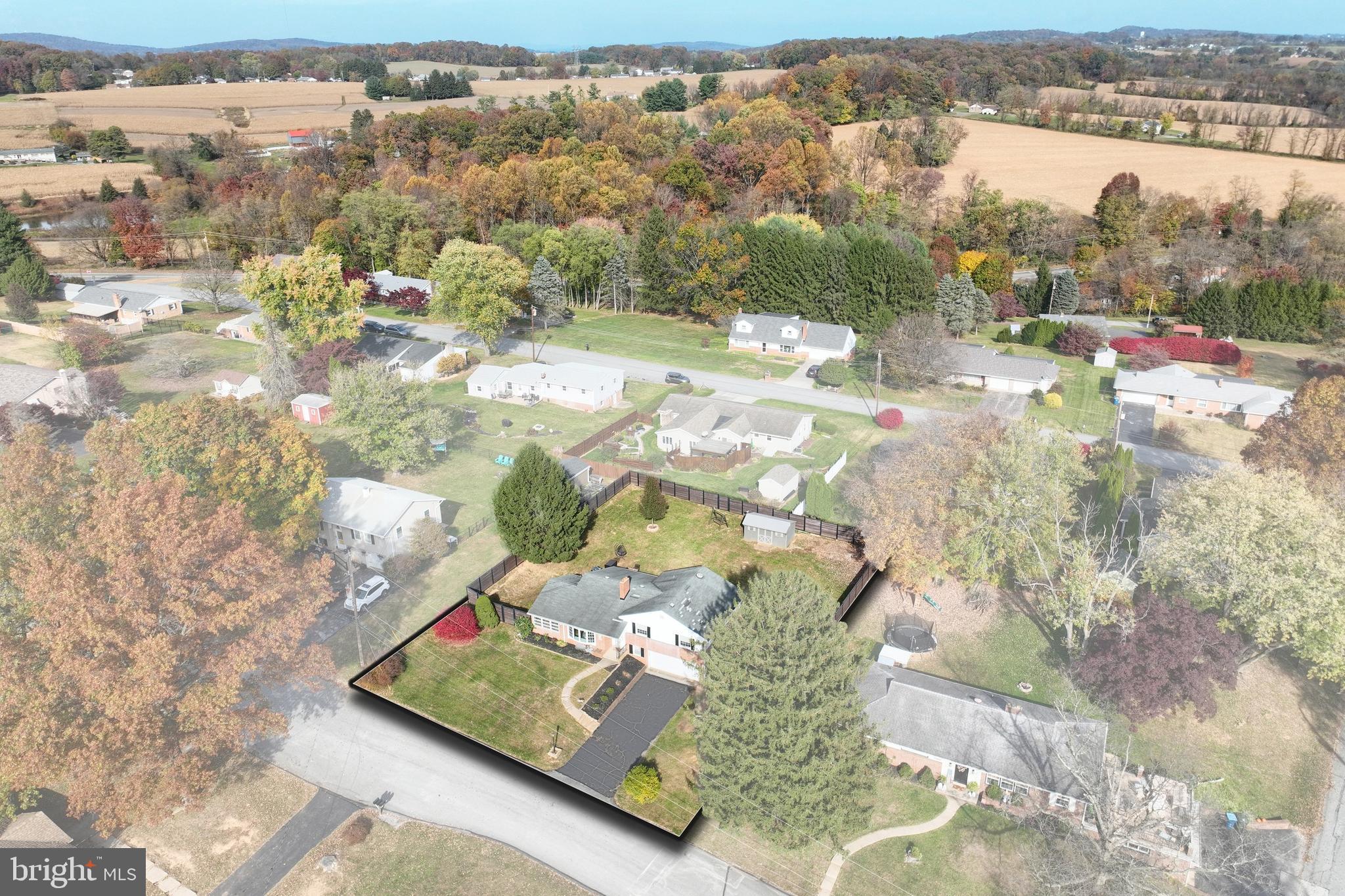 1285 Crescent Road York, PA 17402 - Photo 5 of 42