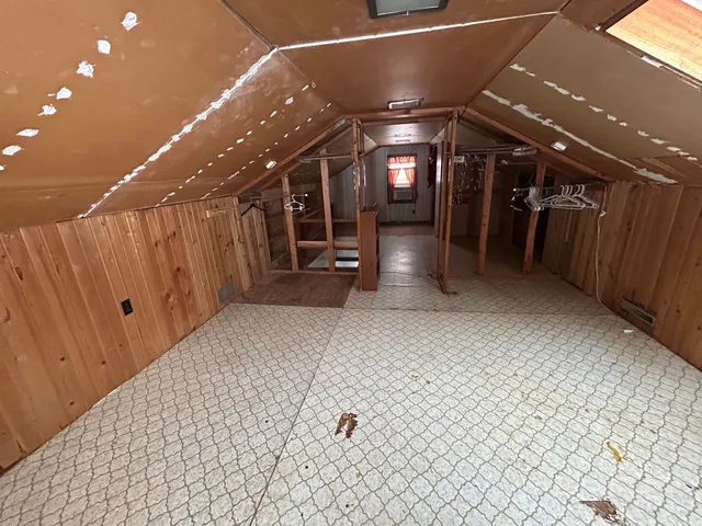 $425,000 | 99 EMS B42 Lane, Leesburg, IN 46538