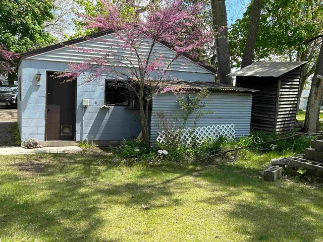 $425,000 | 99 EMS B42 Lane, Leesburg, IN 46538