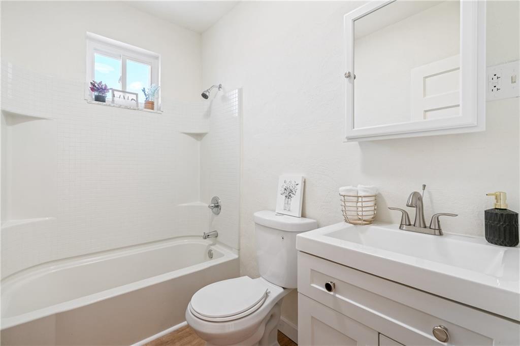 22 Edith Place Pittsburgh, PA 15213 - Photo 17 of 24 Gallery Image 17