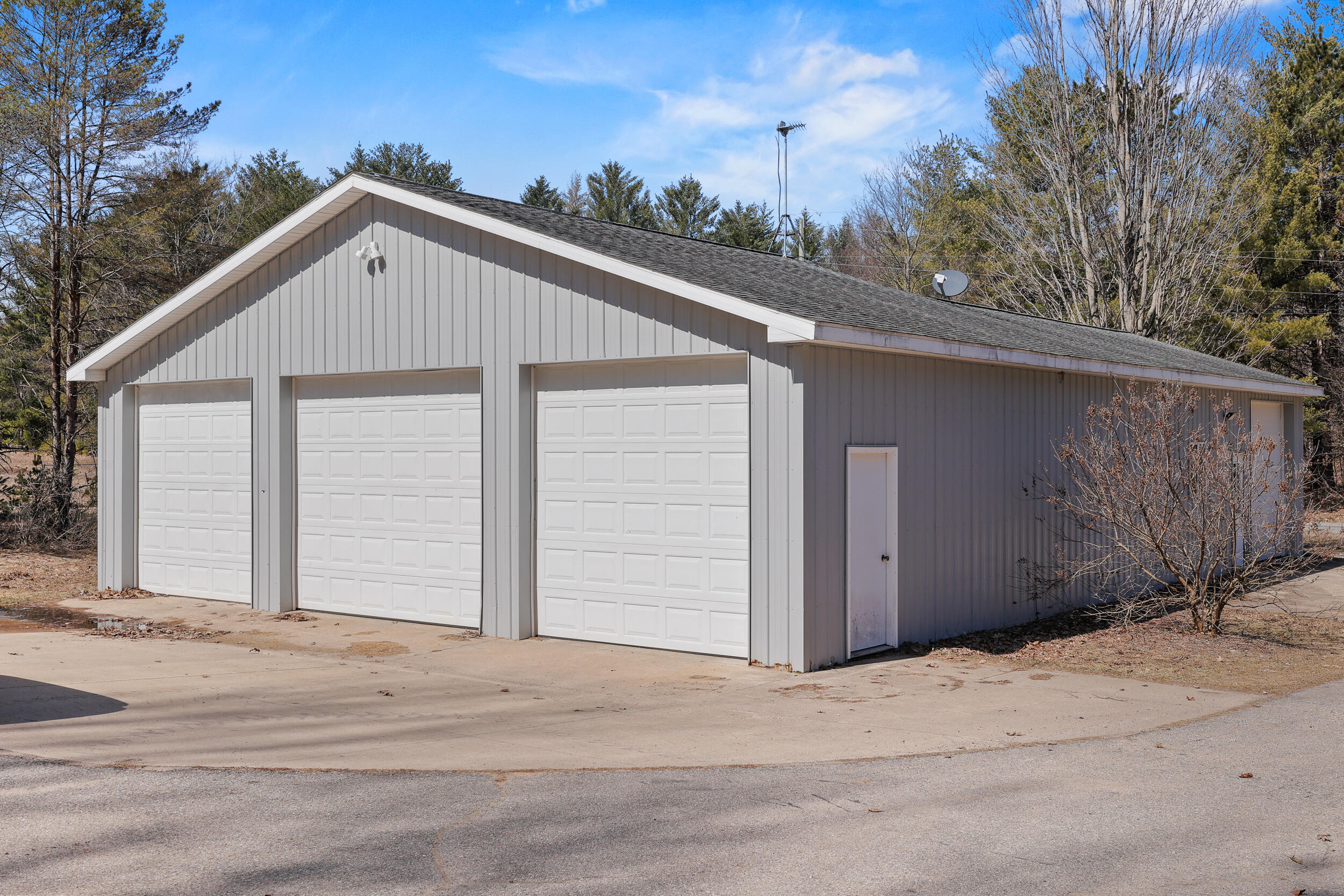 10319 East 4 1/2 Mile Road Luther, MI 49656 - Photo 6 of 62 Pole Barnn 40 x 60