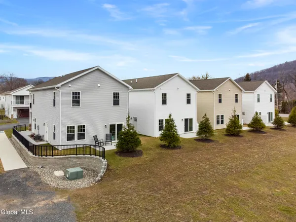 $344,900 | 133 Marjorie Lane, Unit 1, Middleburgh, NY 12122