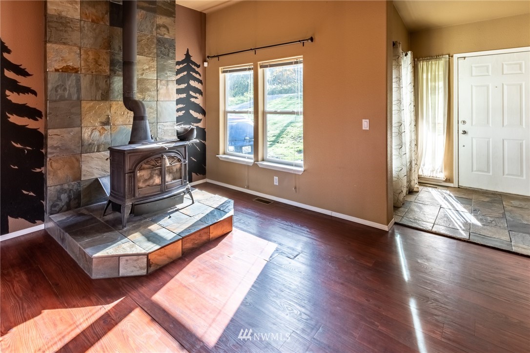 5170 Grandview Road Blaine, WA 98230 - Photo 3 of 15 Gallery Image 3