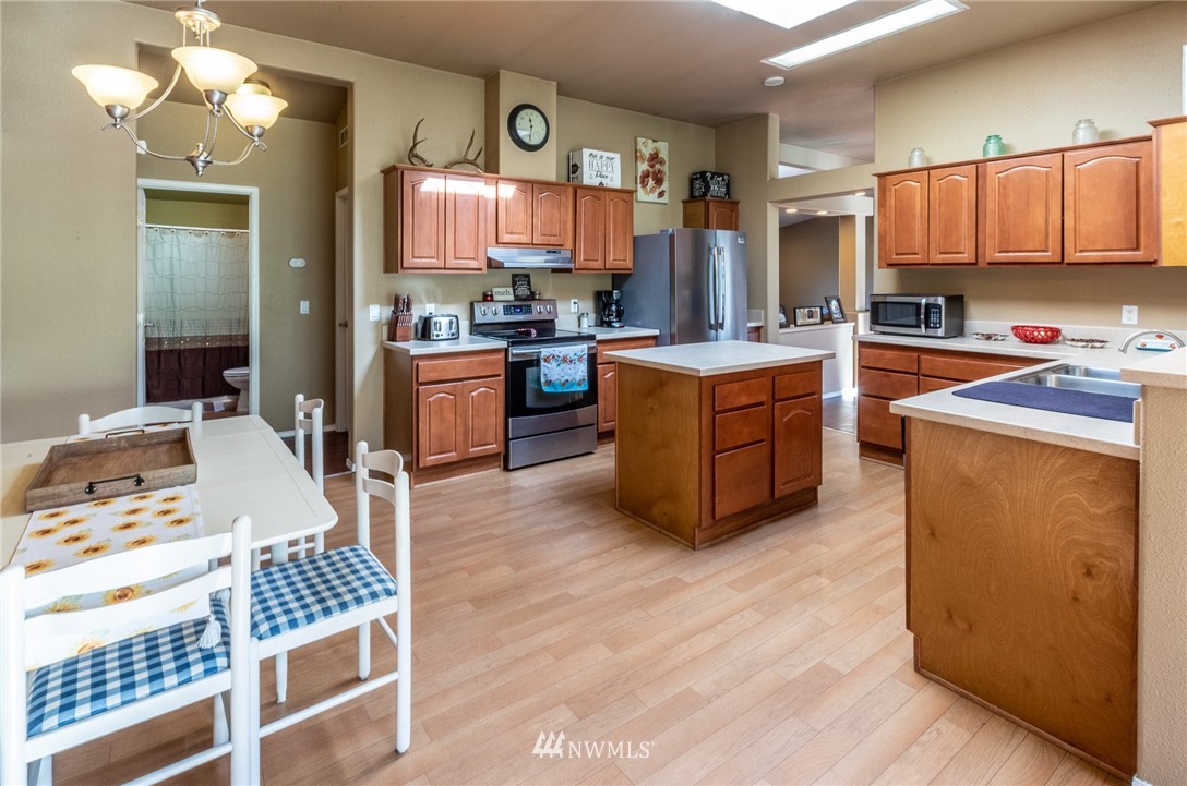 5170 Grandview Road Blaine, WA 98230 - Photo 5 of 15 Gallery Image 5