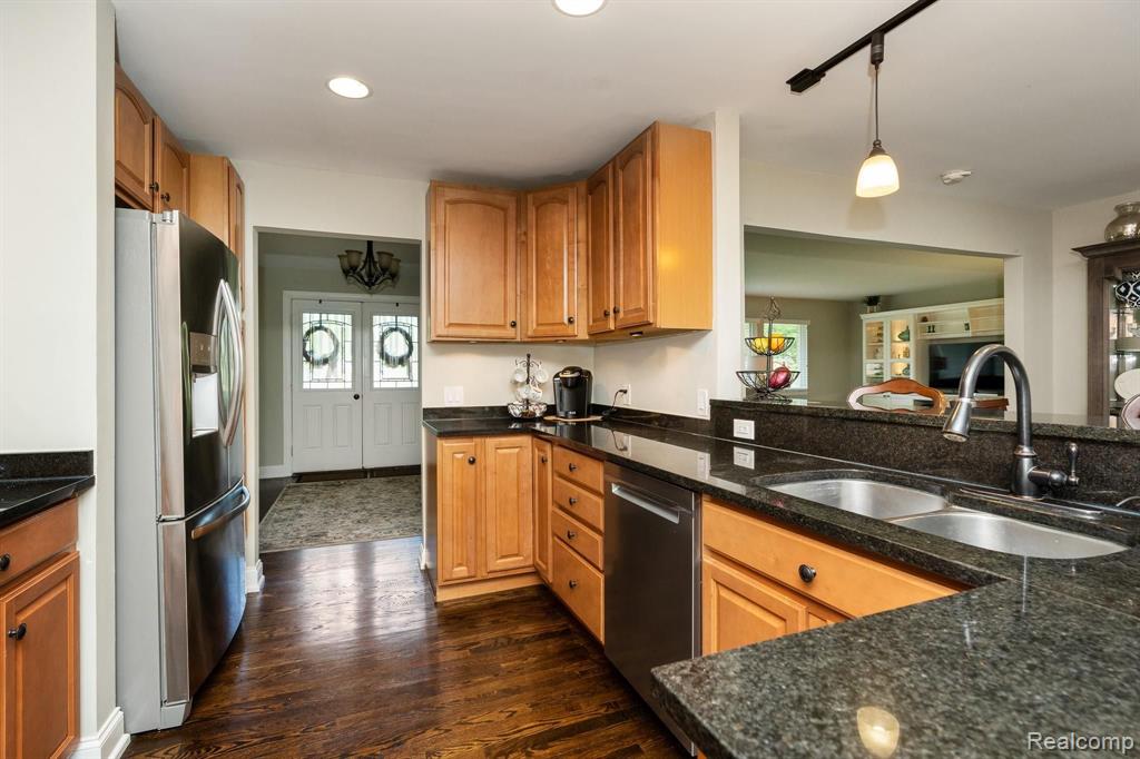 1155 Portsmouth Road Rochester Hills, MI 48309 - Photo 16 of 60