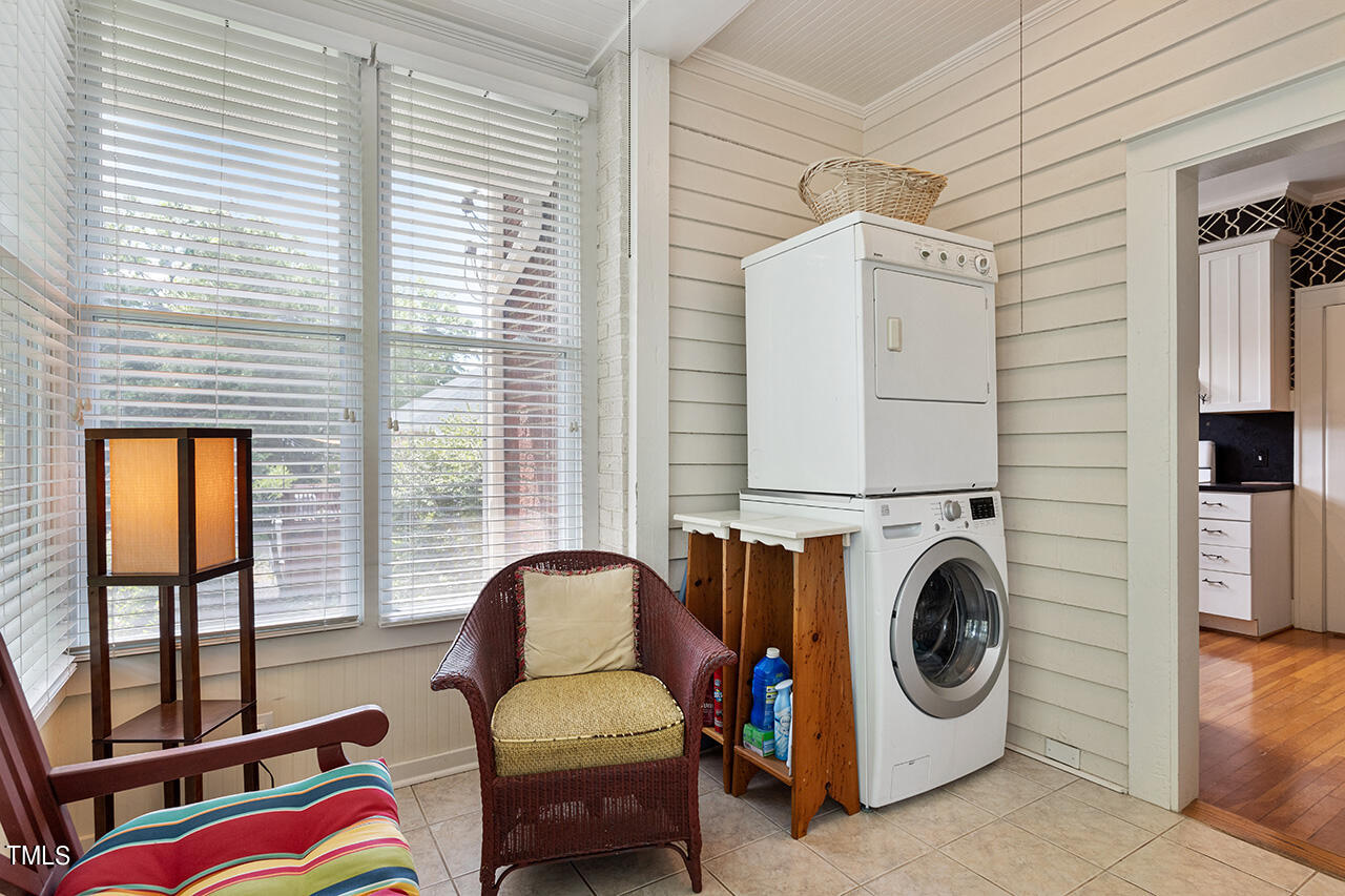 904 North Gregson Street Durham, NC 27701 - Photo 12 of 34 a living room with furniture and a window