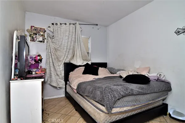 $1,050,000 | 14807 Oro Grande Street, Sylmar, CA 91342
