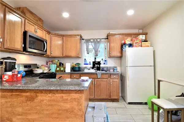 $1,050,000 | 14807 Oro Grande Street, Sylmar, CA 91342