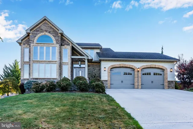 $549,000 | 736 Cresson Drive, Chambersburg, PA 17202