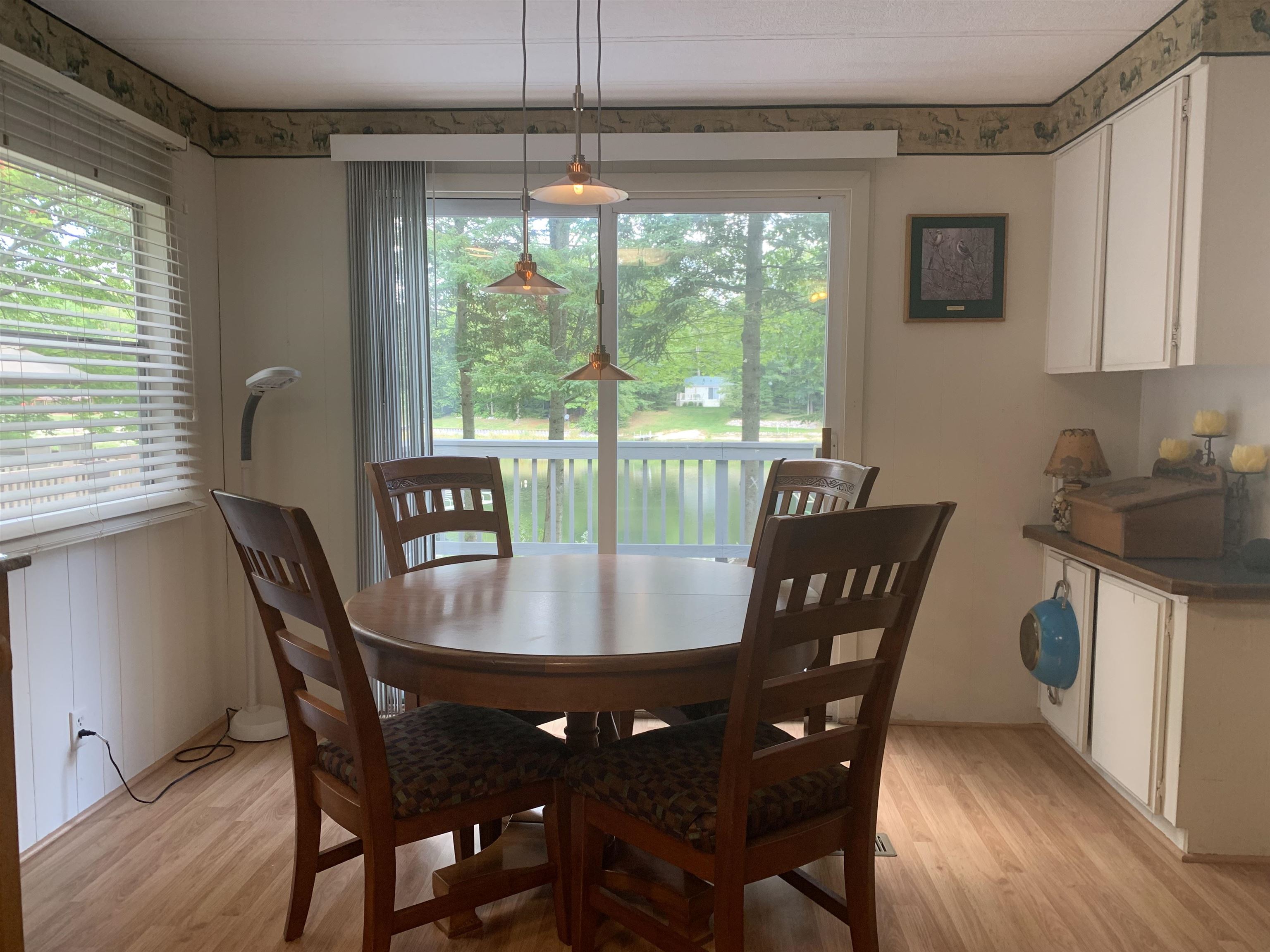 1661 Riverside Drive Gladwin, MI 48624 - Photo 10 of 37