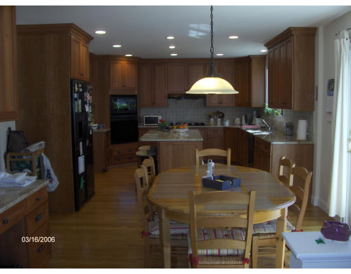 37 Barrett Street Needham, MA 02492 - Photo 3 of 4 Gallery Image 3