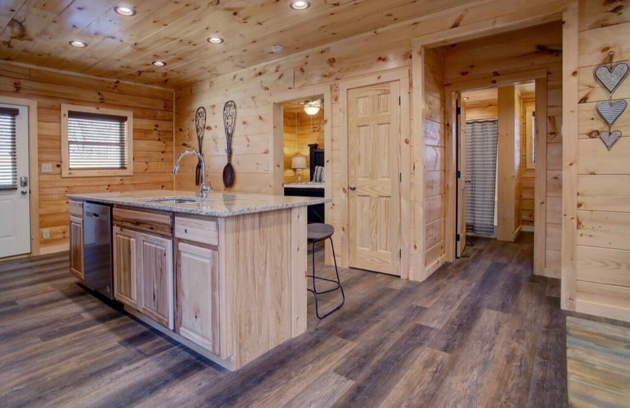 852 String Run Way Pigeon Forge, TN 37863 - Photo 7 of 34 Gallery Image 7