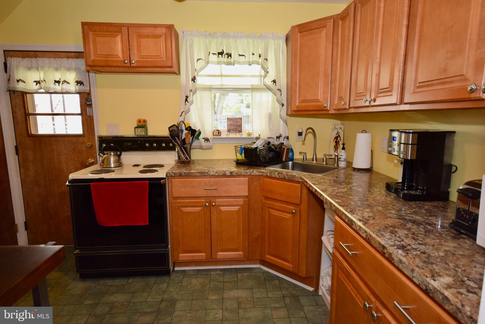 1215 Meadow Road Woodlyn, PA 19094 - Photo 11 of 31 Gallery Image 11