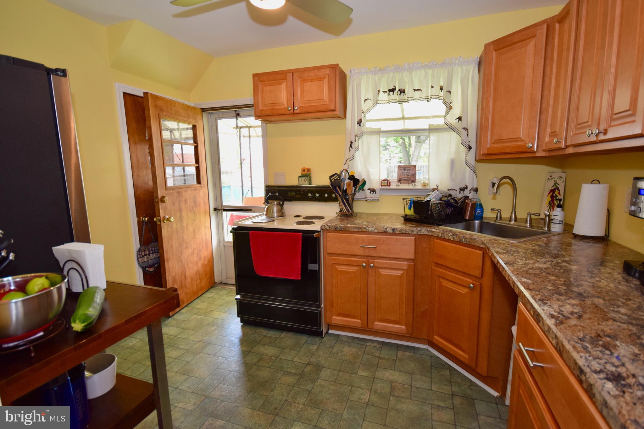 1215 Meadow Road Woodlyn, PA 19094 - Photo 13 of 31 Gallery Image 13