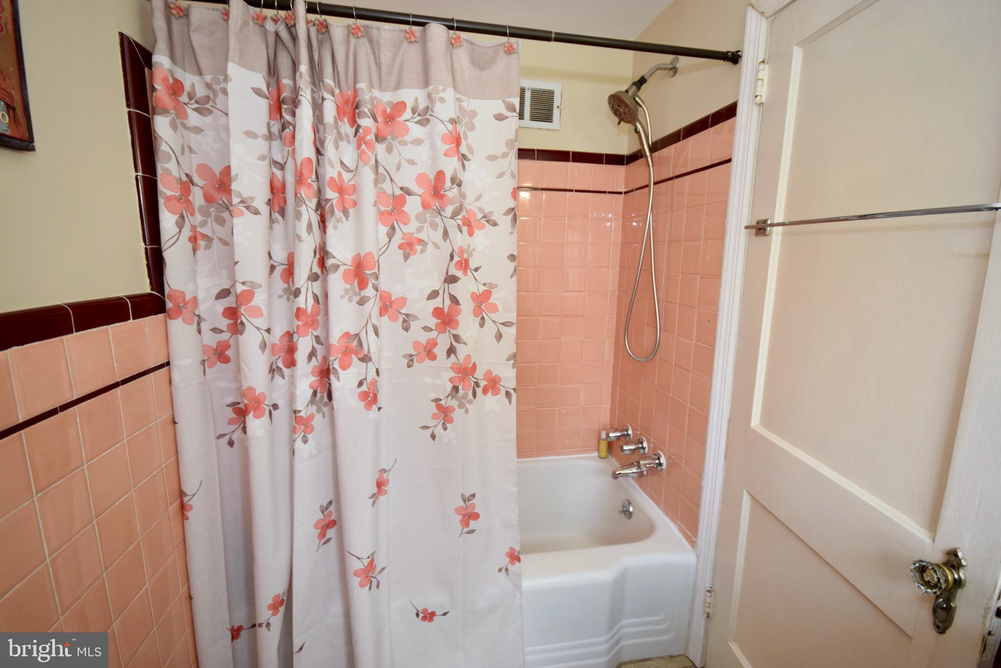 1215 Meadow Road Woodlyn, PA 19094 - Photo 18 of 31 Gallery Image 18