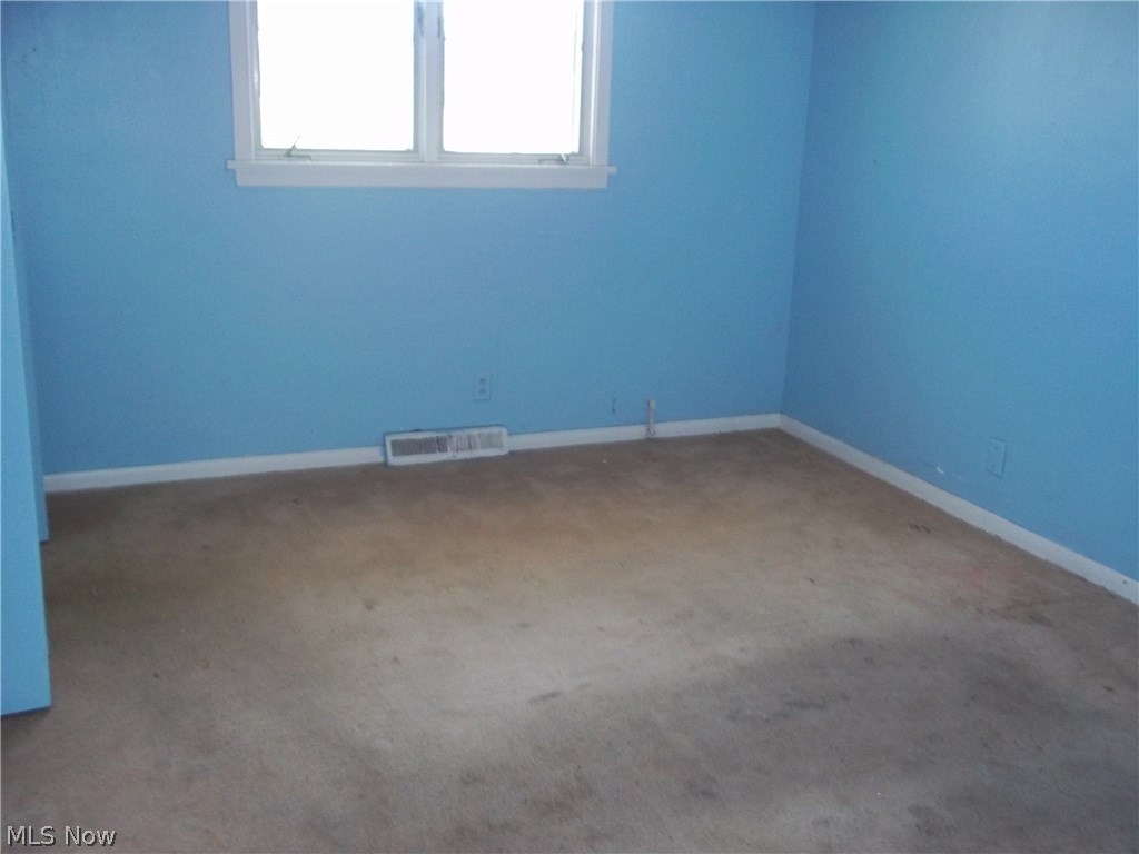 4663 Green Road Cleveland, OH 44128 - Photo 8 of 11
