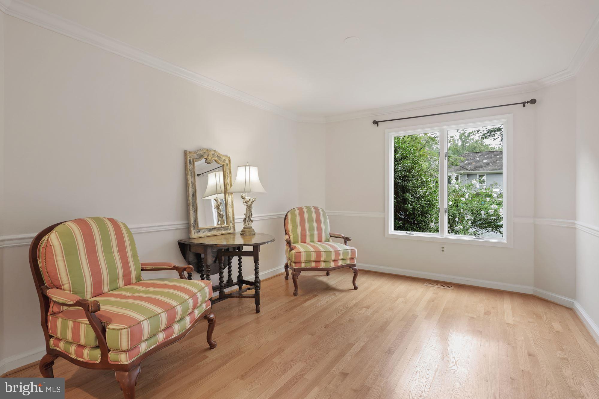 1564 Regatta Lane Reston, VA 20194 - Photo 12 of 33 Salon / Living Room