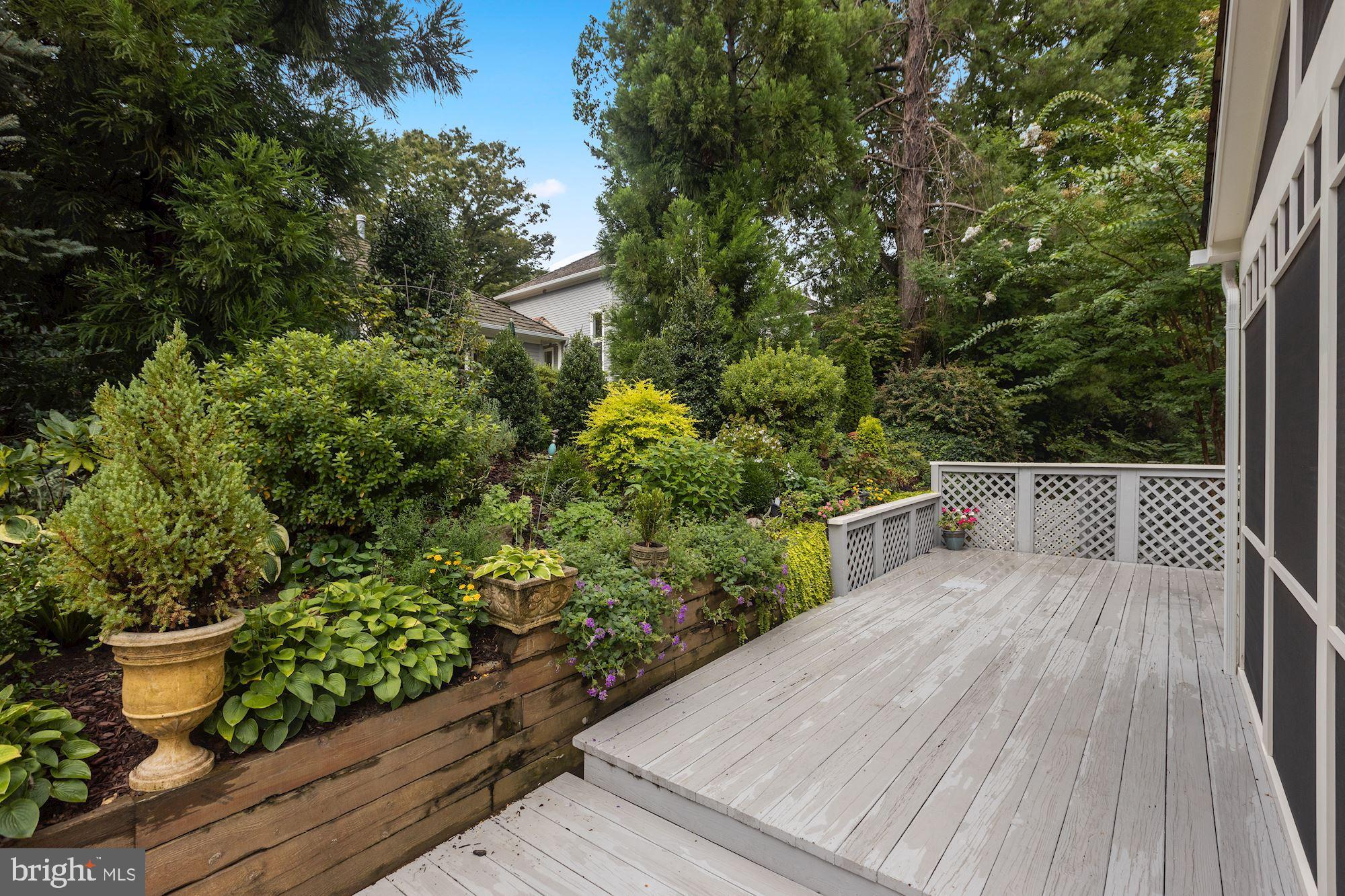 1564 Regatta Lane Reston, VA 20194 - Photo 28 of 33 Private Garden Oasis
