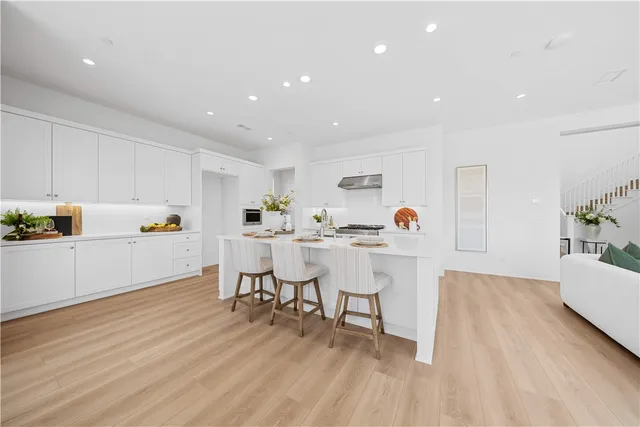 $6,000 | 270 Maricopa, Irvine, CA 92618