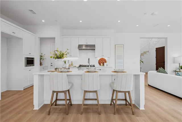 $6,000 | 270 Maricopa, Irvine, CA 92618