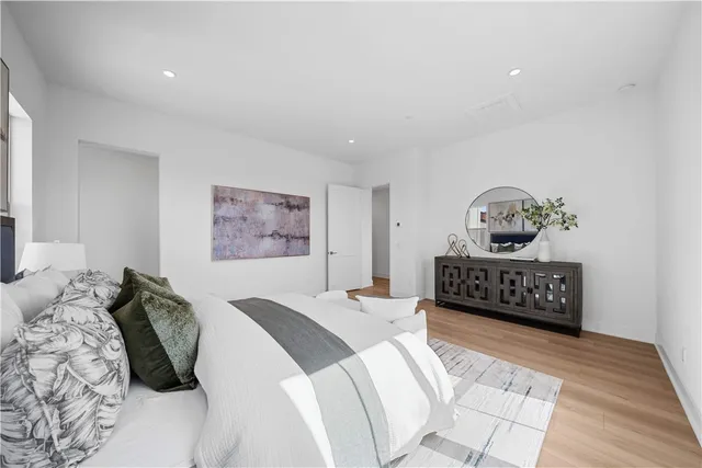 $6,000 | 270 Maricopa, Irvine, CA 92618