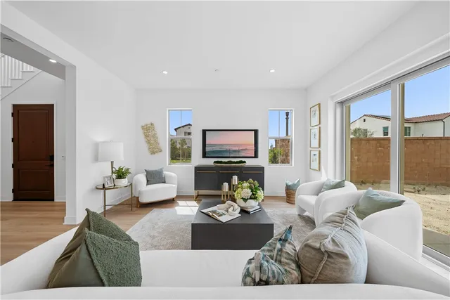 $6,000 | 270 Maricopa, Irvine, CA 92618