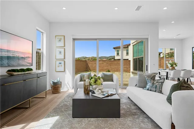 $6,000 | 270 Maricopa, Irvine, CA 92618