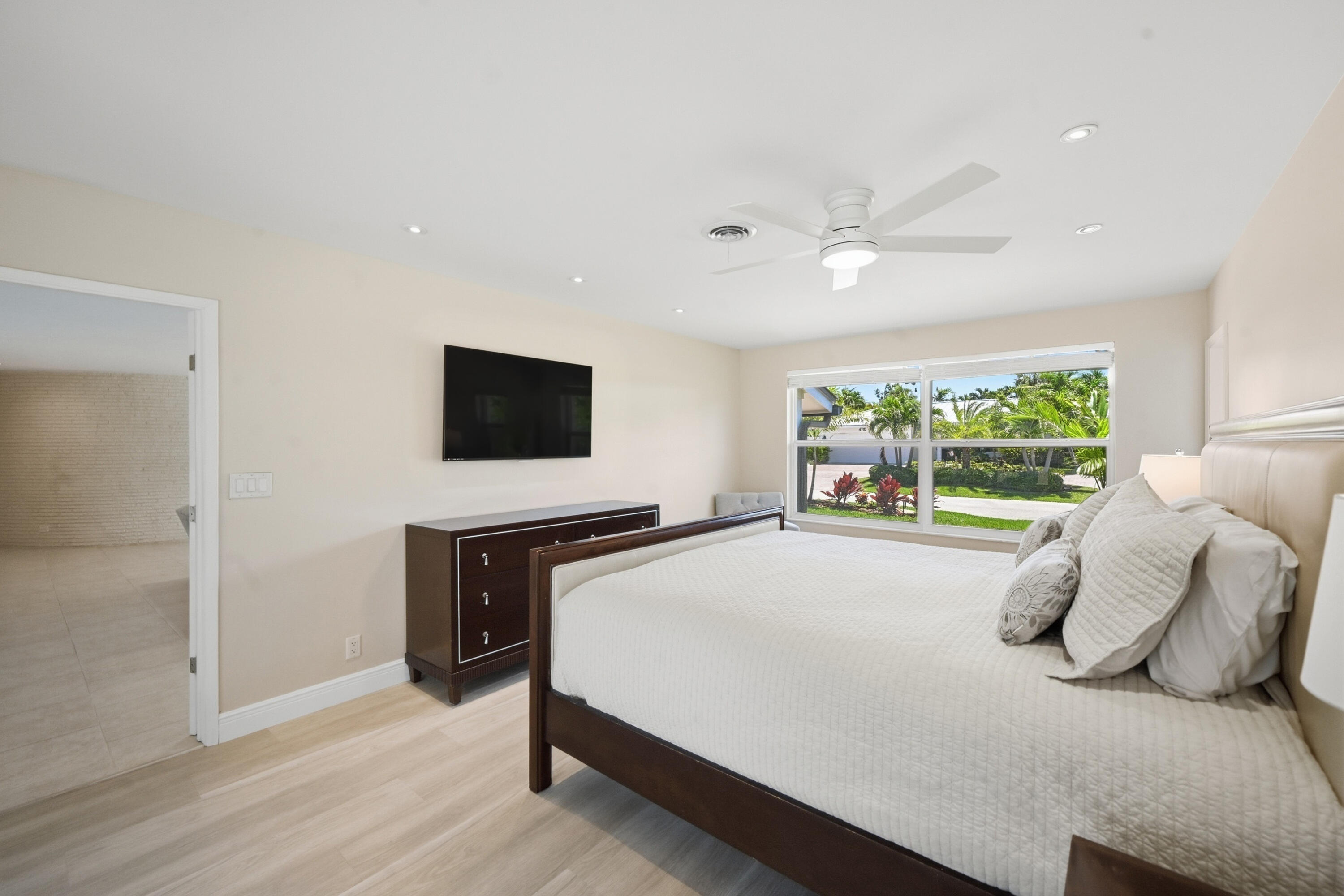 4111 Northeast 26th Terrace Lighthouse Point, FL 33064 - Photo 22 of 48 Primary Bedroom