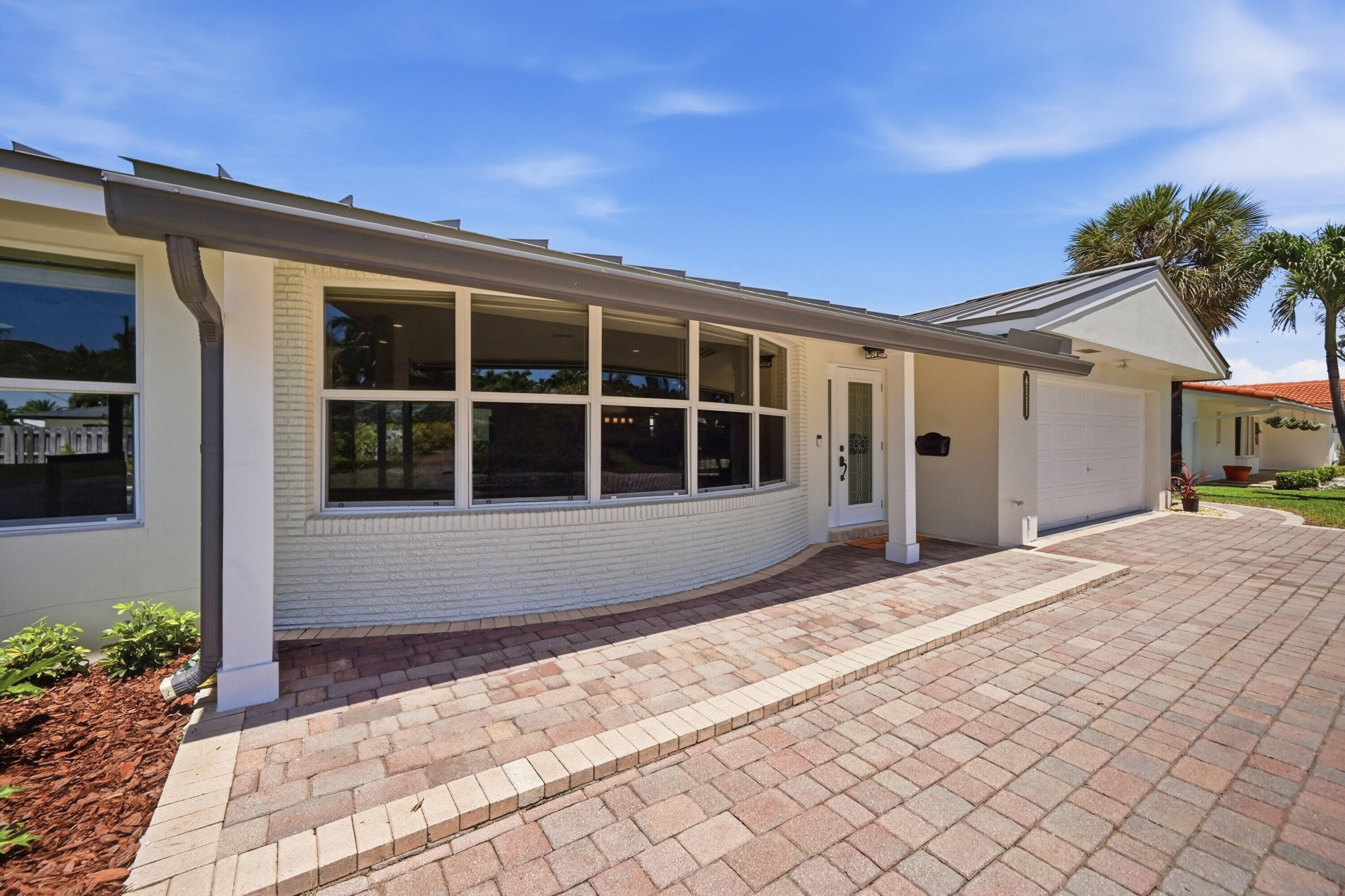 4111 Northeast 26th Terrace Lighthouse Point, FL 33064 - Photo 4 of 48 Front