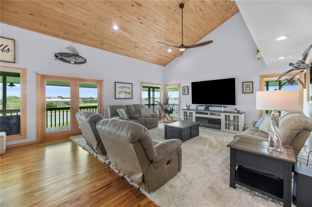 178 Smyth Street Port O'Connor, TX 77982 - Photo 4 of 30