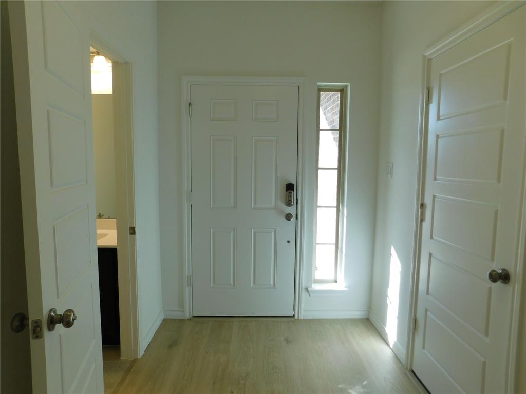 505 Mockingbird Lane Denton, TX 76209 - Photo 4 of 26