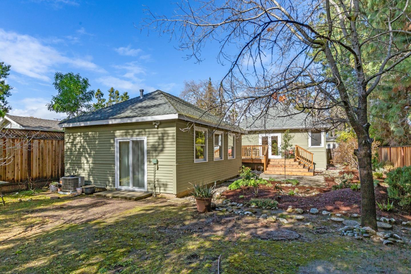 417 Mountain View Avenue Mountain View, CA 94041 - Photo 20 of 22 a front view of a house with garden