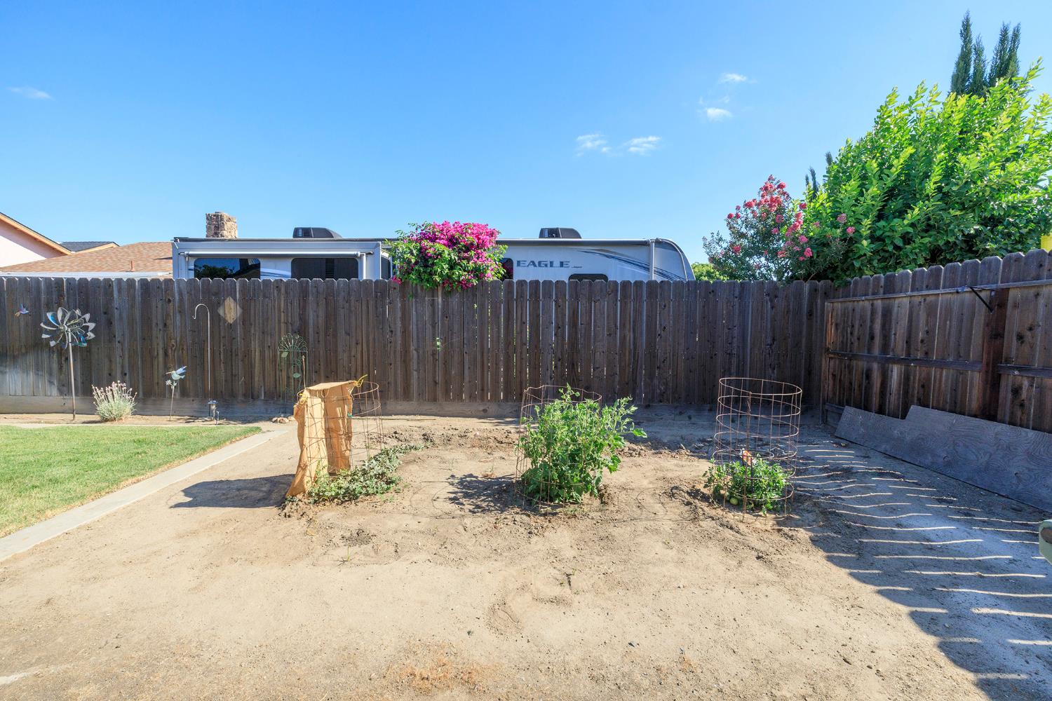 1647 Running Ceres, CA 95307 - Photo 46 of 55