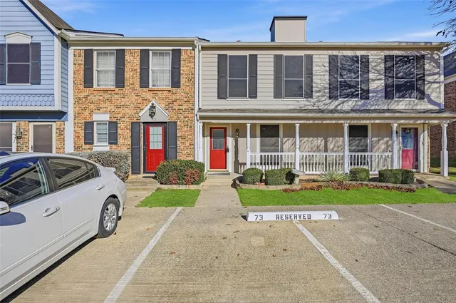 $275,000 | 73 Winchester Drive, Euless, TX 76039